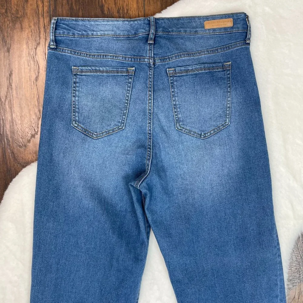 Social Standard Jeans 10 Slim Straight Blue Medium Wash High-Rise Stretch Womens